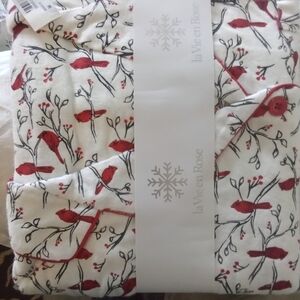 La Vie En Rose Red and White Cardinal Design